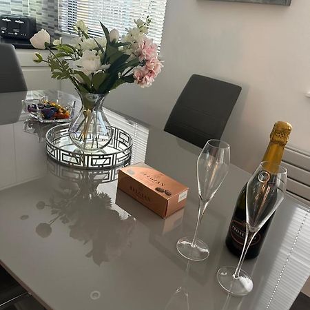 Luxury Apartment Belfast City Centre Overlooking Custom House Sqaure Экстерьер фото