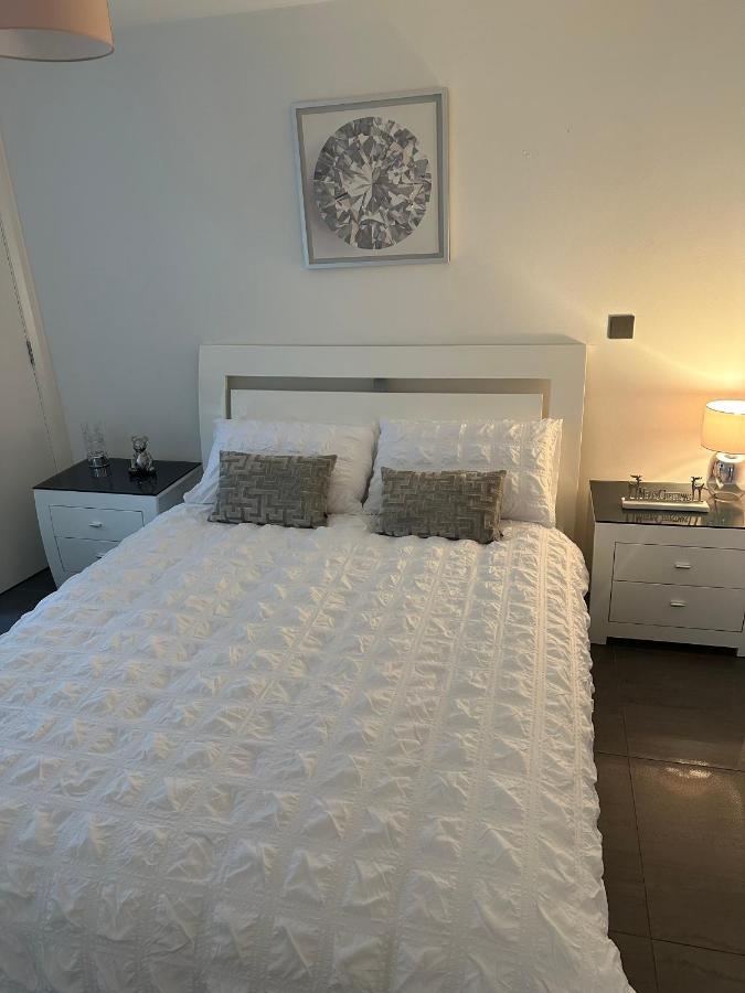 Luxury Apartment Belfast City Centre Overlooking Custom House Sqaure Экстерьер фото